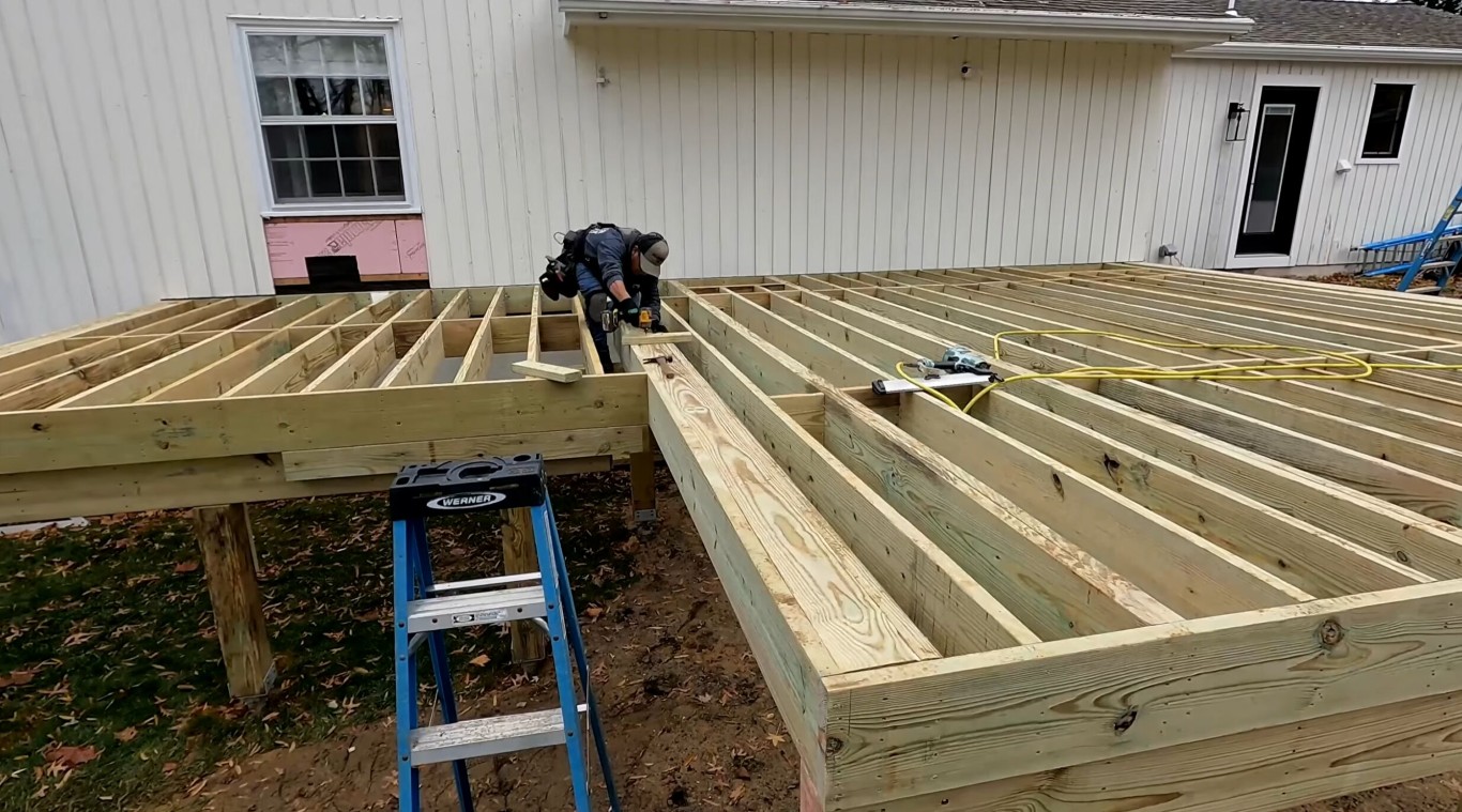Professional deck framing and construction in Hesperia, CA